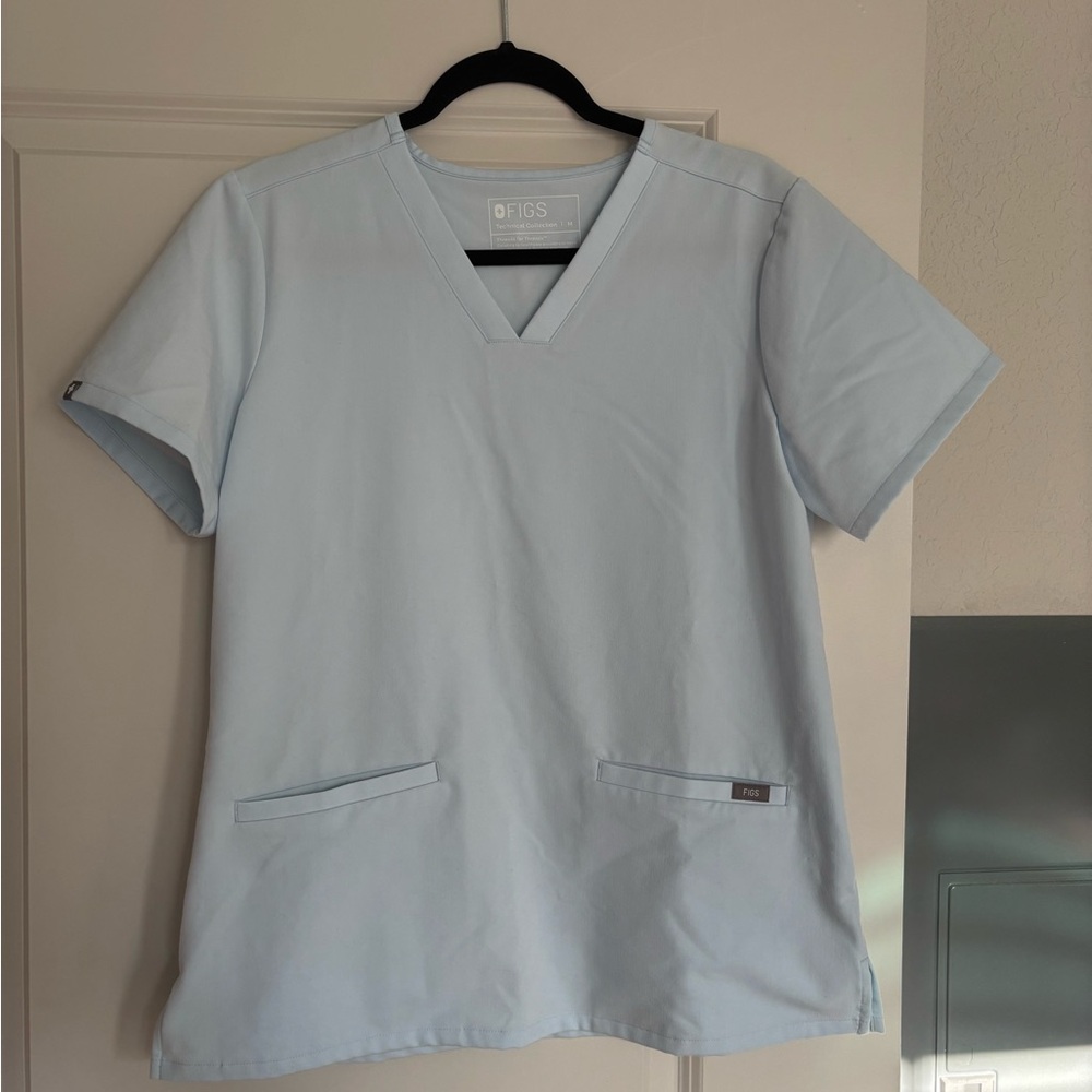 Figs Casma Scrub Top in Open Skies size M